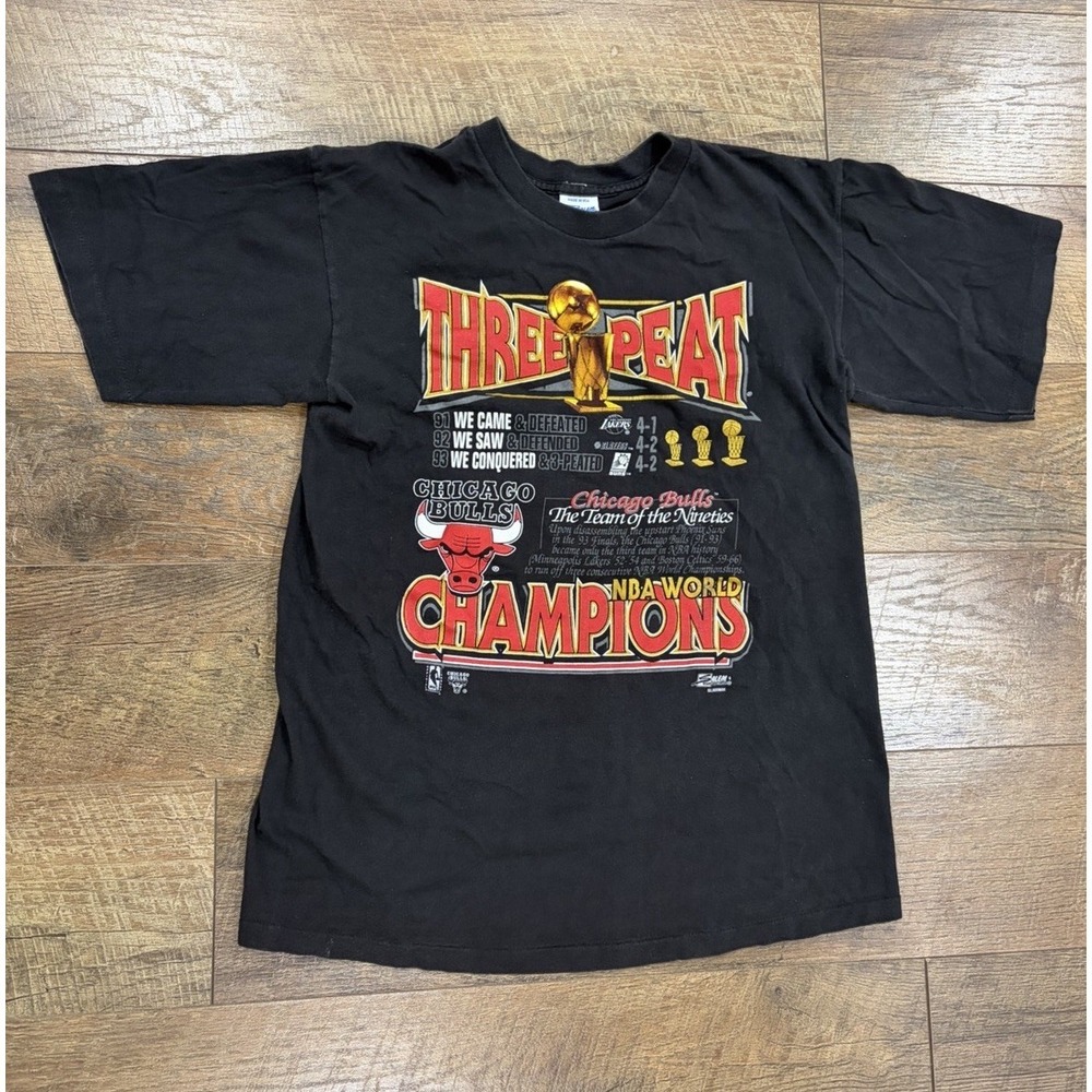 Vintage 1993 Chicago Bulls Three Peat Salem Sportswear Graphic Tee Black Med 90s